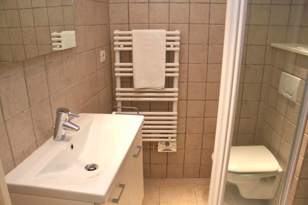 Very Charming Studio Apartment On Port In Cannes A Short Walk To Palais With Aircon And Internet 411 Exterior photo