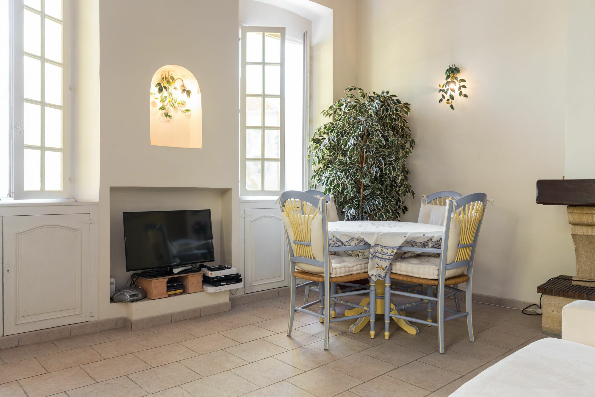 Very Charming Studio Apartment On Port In Cannes A Short Walk To Palais With Aircon And Internet 411 Exterior photo